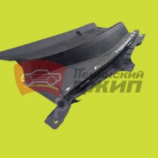 Накладка стеклоочистителя правая (жабо)