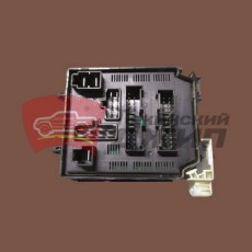 Блок предохранителей в сборе (под торпедой) (бензин)