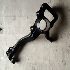 Кулак поворотный левый